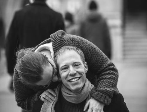 A Rambling London Engagement Photoshoot on a Chilly January Morning